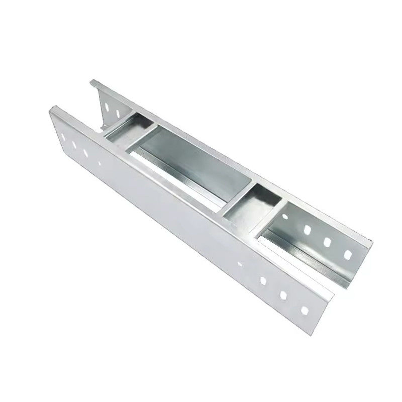 Galvanized Steel Kabel Ladder Tray Custom Perak Finish Kabel Tray Untuk Organisasi