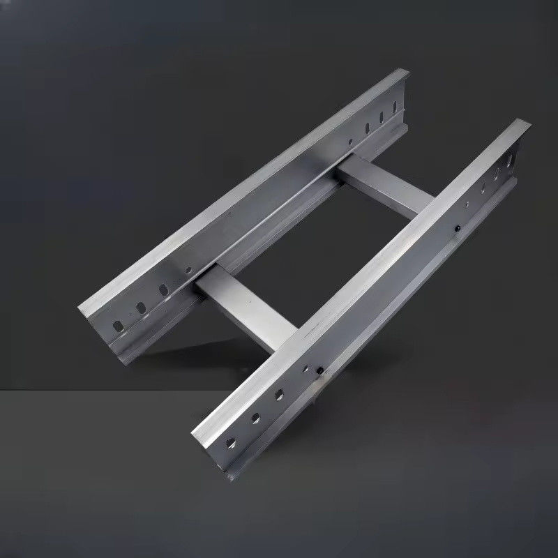 Corrosion Resistant Steel Cable Tray System Aksesoris Kit Dengan Palang dan Tees Khusus