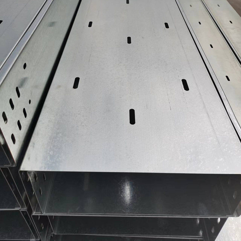 Rentang Ringan Berbagai Aksesoris Aluminium Cable Tray Untuk Mudah Instalasi